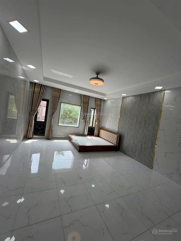 Bán cặp nhà mt đường số 13 khu ao sen  khu tên lửa, 10x20m, 3,5 tấm giá 33 tỷ thương lượng giá tốt