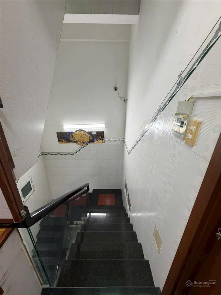Bán cặp nhà mt đường số 13 khu ao sen  khu tên lửa, 10x20m, 3,5 tấm giá 33 tỷ thương lượng giá tốt