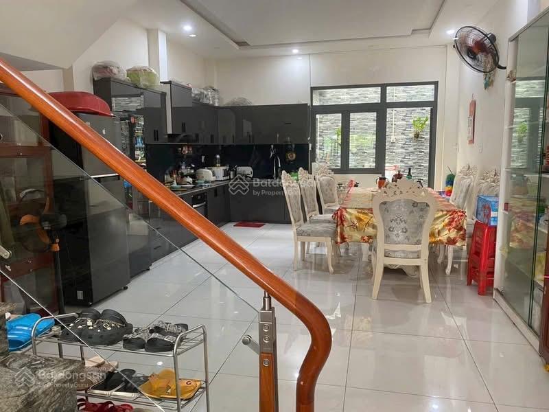 Bán nhà khu tên lửa đối diện aeon, mt đường số 17a, dt 5 x 20m, 3.5 tấm, giá 26 tỷ thương lượng
