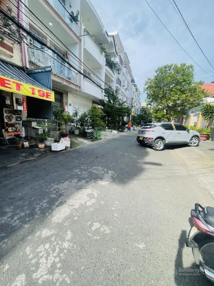 Bán nhà mt đường số 19e tên lửa 4.5x15m, 3.5 tầng  9.9 tỷ giá tốt