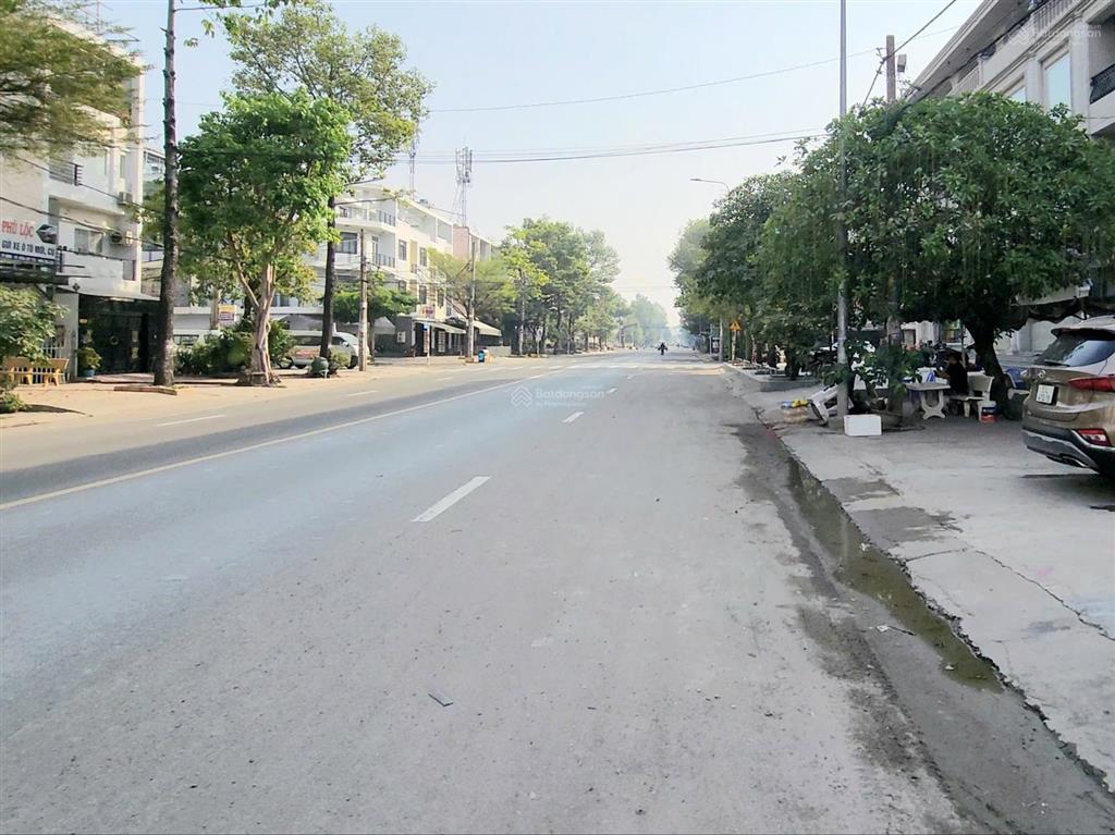Tên lửa  bán nhà mặt tiền 18,8 tỷ  100m2  5x20m 3,5 tấm  mt kinh doanh sầm uất