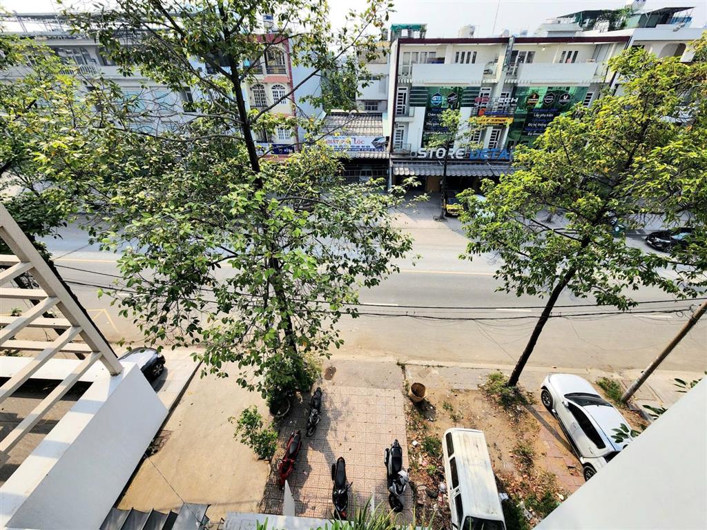 Tên lửa  bán nhà mặt tiền 18,8 tỷ  100m2  5x20m 3,5 tấm  mt kinh doanh sầm uất