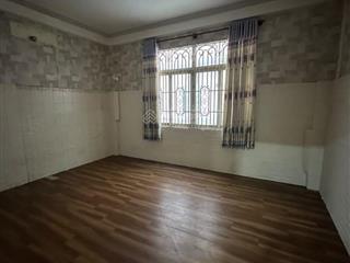 Tên lửa  cho thuê nhà mặt tiền 40tr/th  100m  5x20m 3 tầng  trục đường chính  kd sầm uất