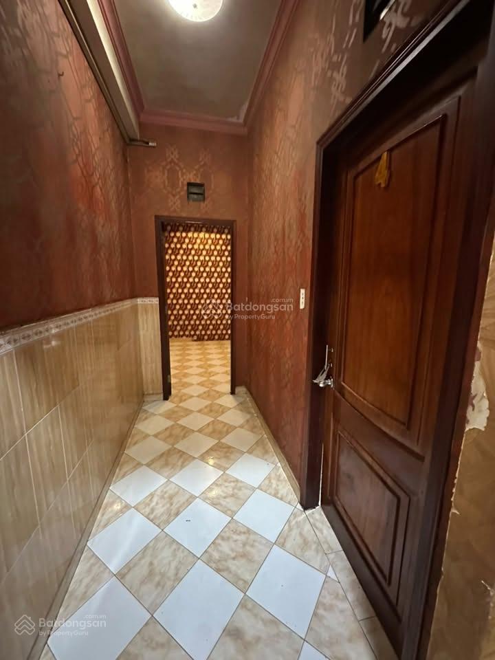 Tên lửa  cho thuê nhà mặt tiền 40tr/th  100m  5x20m 3 tầng  trục đường chính  kd sầm uất