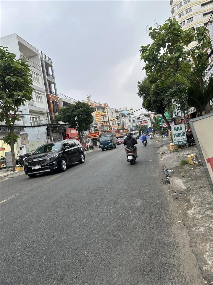 Tên lửa  cho thuê nhà mt 95tr/th  240m 12x20m  3 tấm  mt kinh doanh sầm uất
