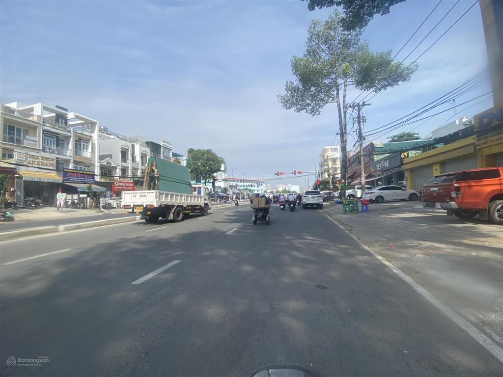 Bán nhà mtkd đường tên lửa 53,5 tỷ  270m doanh thu 100tr+/th  mt 13,5m  3,5 tấm