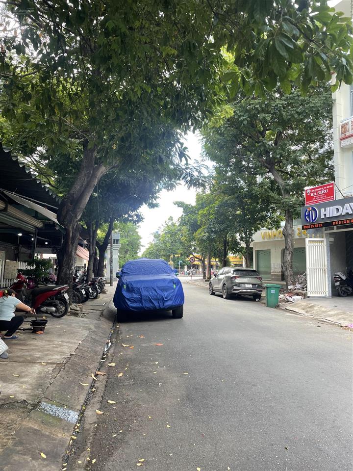 Tên lửa  bán nhà mt 14,2 tỷ  108m2 5x20m  3,5 tấm  khu dân cư sang trọng