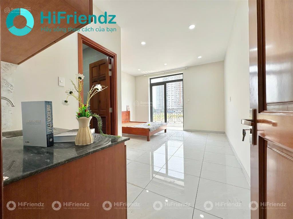 Căn hộ dịch vụ ban công ngay đường liên phường, gần nguyễn duy trinh, global city, nguyễn thị định
