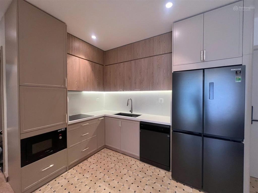 Bán căn hộ landmark view hồ thiên nga , cầu bắc hưng hải full nội thất