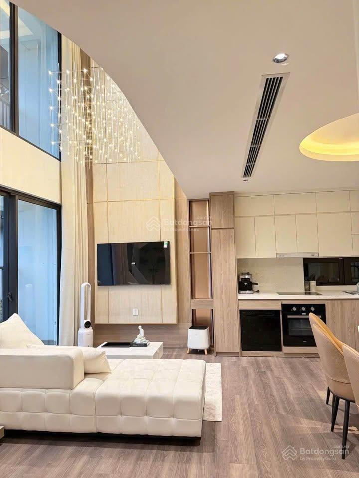 Bán căn skyvilla landmark view hồ thiên nga full nội thất