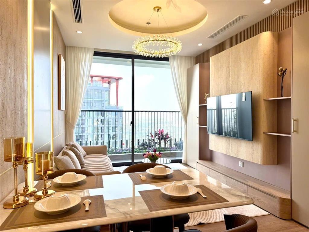 Bán căn 2pn landmark nội thất cao cấp view hồ thiên nga  cầu bắc hưng hải