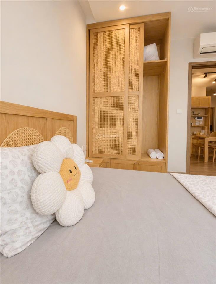 Bán căn 2pn onsen view sông hồng full đồ
