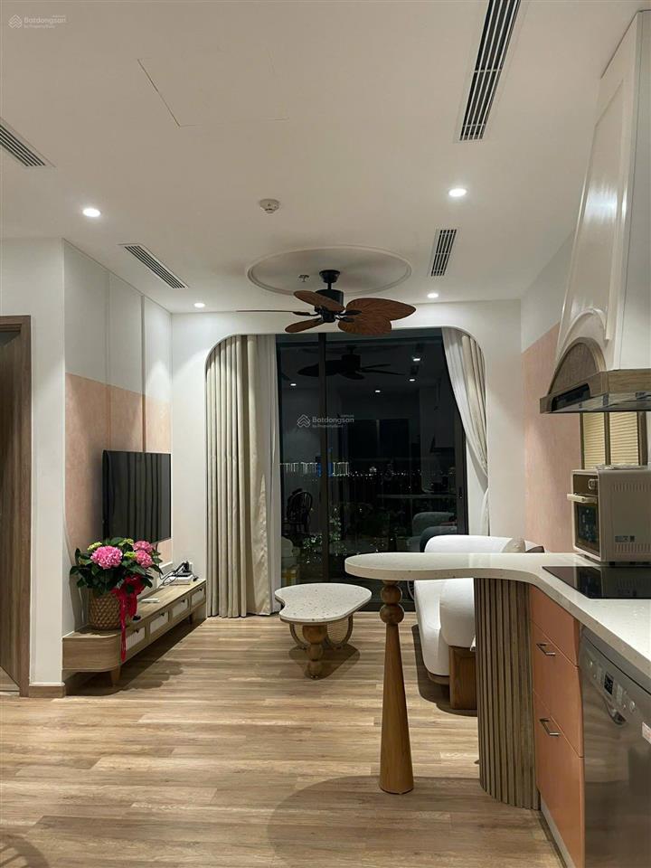 Bán căn 2pn landmark full đồ sẵn dòng tiền cho thuê!