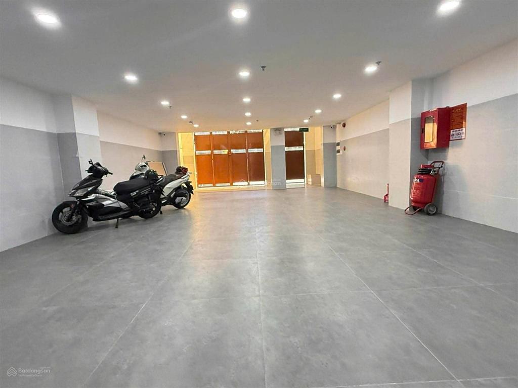 Hợp đồng khoán 130tr/tháng 29 phòng chdv 6 tầng 150m2 (6.5x23) mặt tiền thang máy