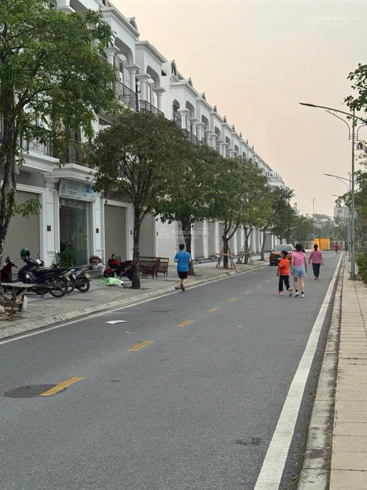 Chính chủ cần bán căn liền kề tại calyx residence, 319 đông anh, view vườn hoa. miễn môi giới