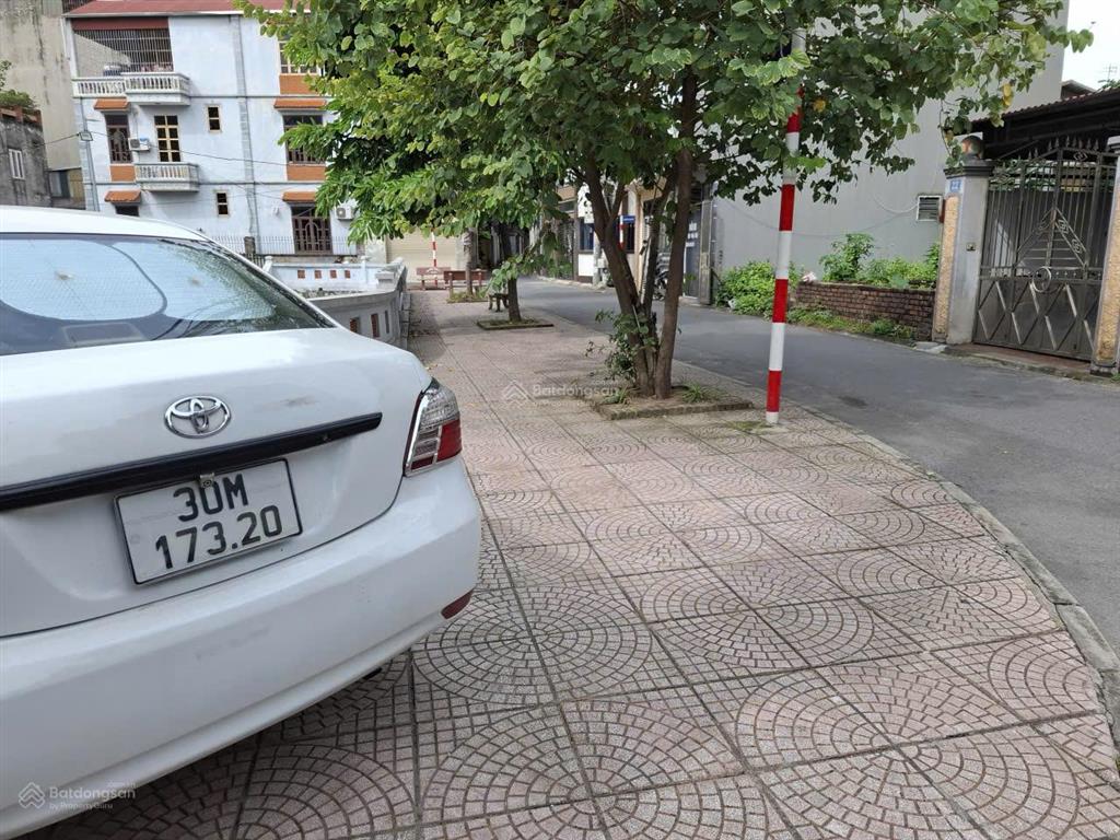 Đất hà huy tập 90m² 3 ô tô tránh view hồ gần trườngkhông qh 11.8 tỷxã phù đổnghà nội