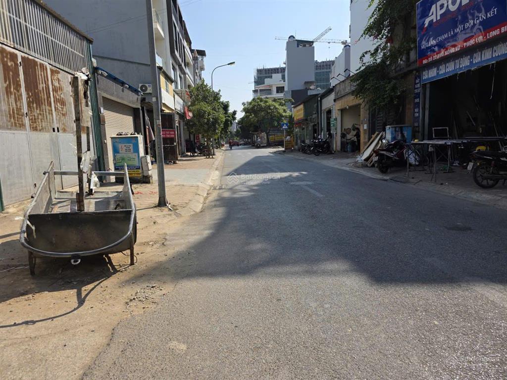 Bán đất phúc lợi 100m2  ngõ thông, 15m oto tránhsát trường,chợ,tt phúc lợi long biên giá 12.1 tỷ