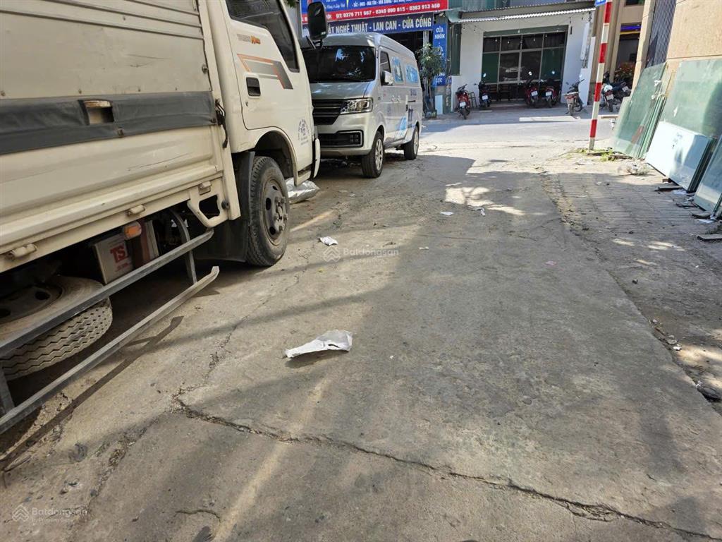 Bán đất phúc lợi 100m2  ngõ thông, 15m oto tránhsát trường,chợ,tt phúc lợi long biên giá 12.1 tỷ