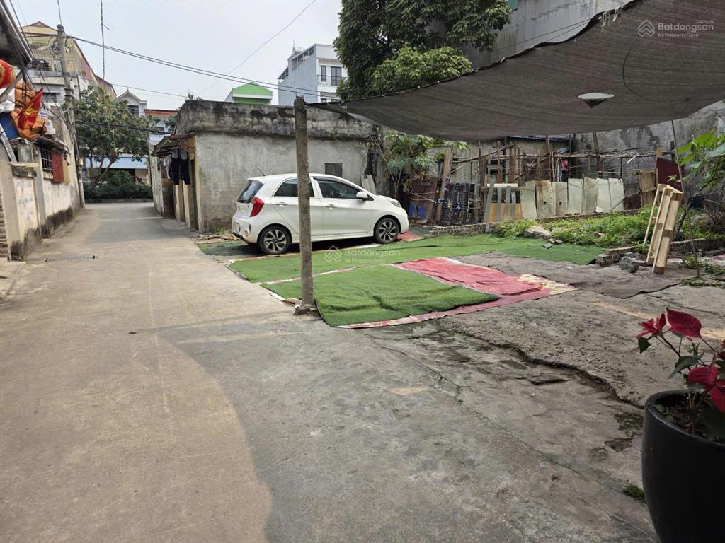 Nhà đẹp 3 tầng yên viên  sẵn ở ngay  109m2 14,35 tỷ  ô tô vào nhà, gần trường  con đi bộ chỉ 5p