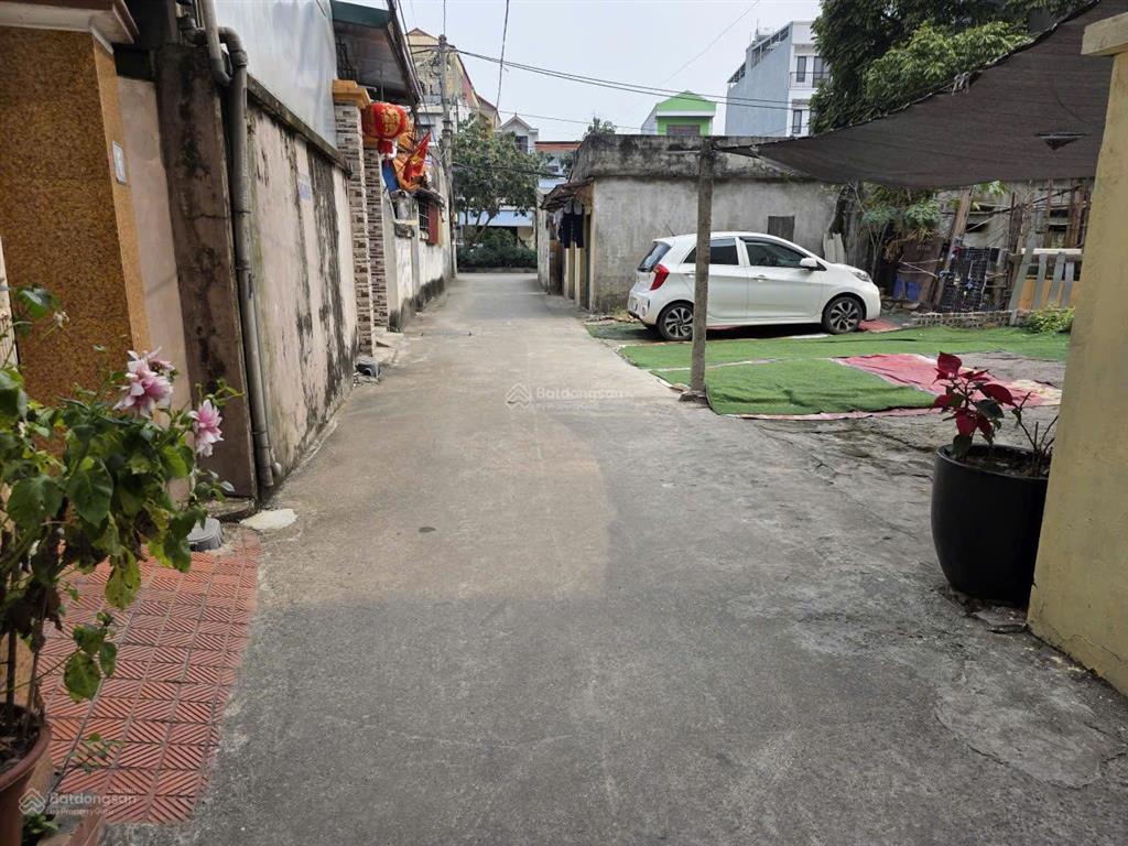 Nhà đẹp 3 tầng yên viên  sẵn ở ngay  109m2 14,35 tỷ  ô tô vào nhà, gần trường  con đi bộ chỉ 5p