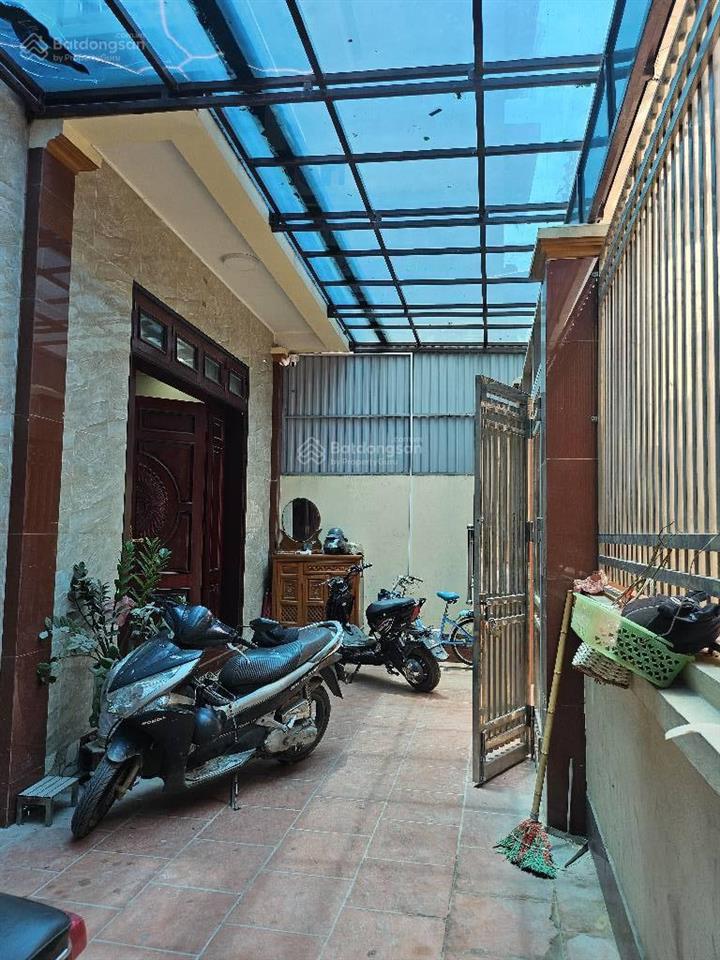 Nhà đẹp 3 tầng yên viên  sẵn ở ngay  109m2 14,35 tỷ  ô tô vào nhà, gần trường  con đi bộ chỉ 5p