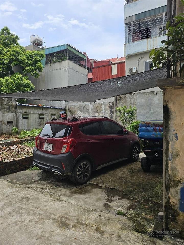 Nhà đẹp 3 tầng yên viên  sẵn ở ngay  109m2 14,35 tỷ  ô tô vào nhà, gần trường  con đi bộ chỉ 5p
