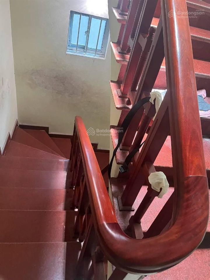 Nhà đẹp 3 tầng yên viên  sẵn ở ngay  109m2 14,35 tỷ  ô tô vào nhà, gần trường  con đi bộ chỉ 5p