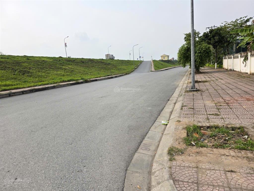 Bán nhà 4 tầng yên viên phù đổng 76.5m2  mặt ngõ to thông ô tô tránh hàng xóm thân thiện  9.5 tỷ