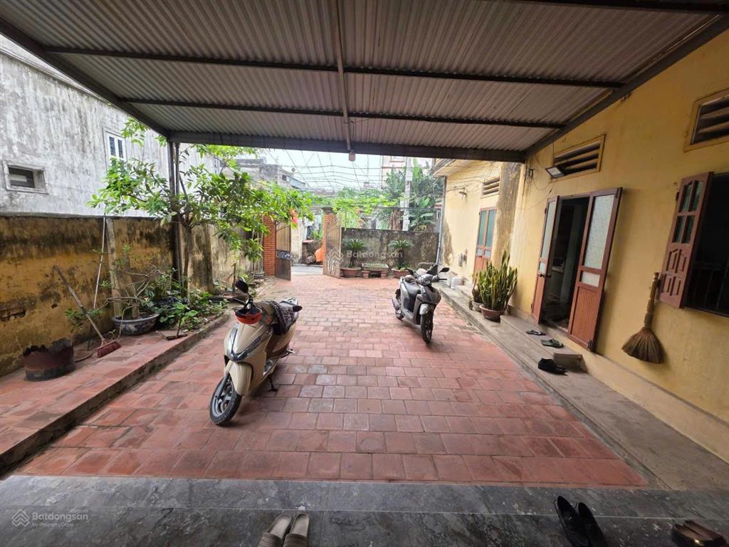 Bán đất tặng nhà cổ  203m²  lô góc  mt 10.9m  ô tô  ngõ thông  sát vinhomes  giá 17.2 tỷ