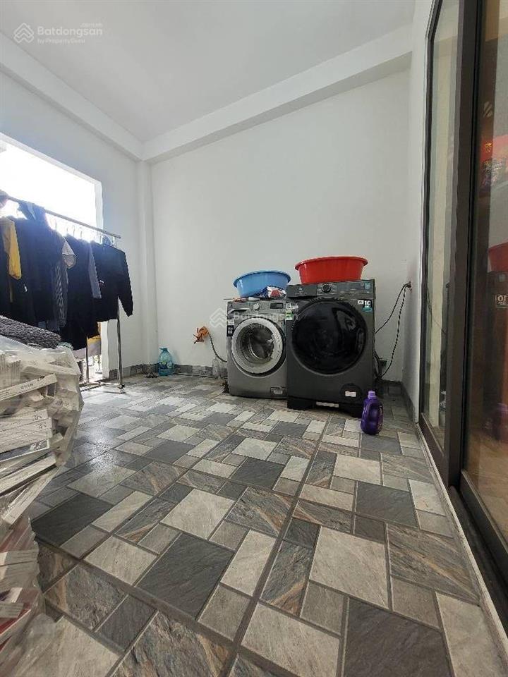 Nhà mới phúc lợi 30m²/35m2 | 6 tầng 1 tum ô tô đỗ cổng full nội thất 6.95 tỷ  long biên  hà nội