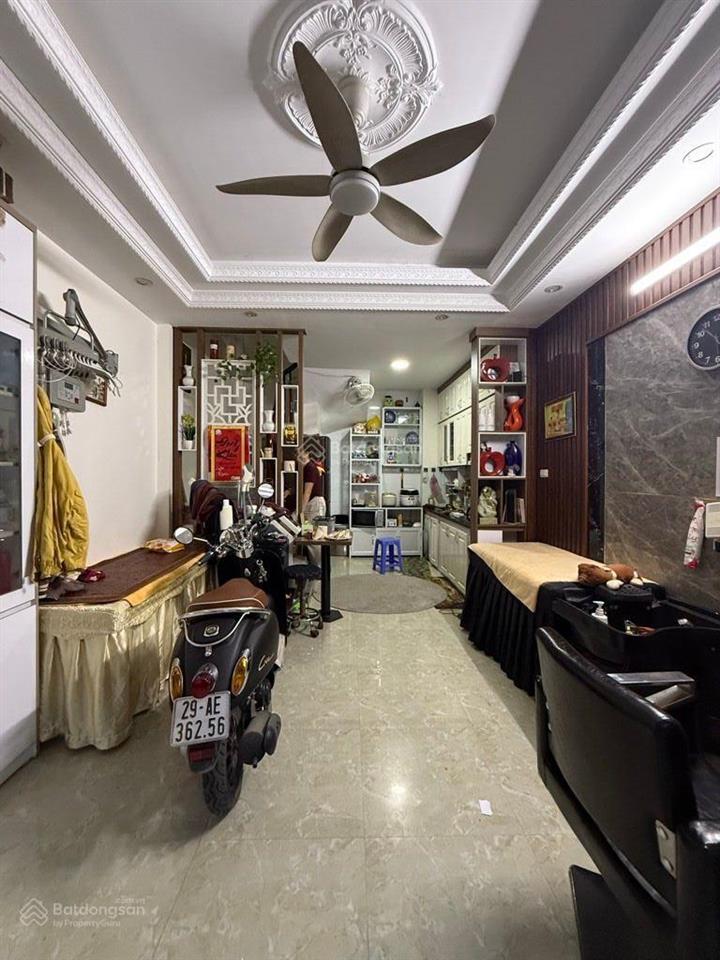 Bán nhà phúc lợi 32.3m2  5 tầng kinh doanh  ô tô tải đỗ cửa nở hậu full nội thất  8.5 tỷ