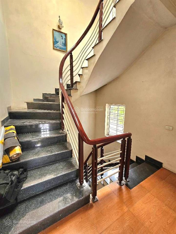 Bán nhà 3 tầng, 100m²  yên viên, view thoáng sát vin yên thường, ngõ xe tải tránh  13,8 tỷ