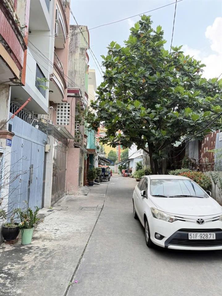 Nhà hẻm 3.5m lạc long quân nối dài  gần trường tiểu học hưng việt