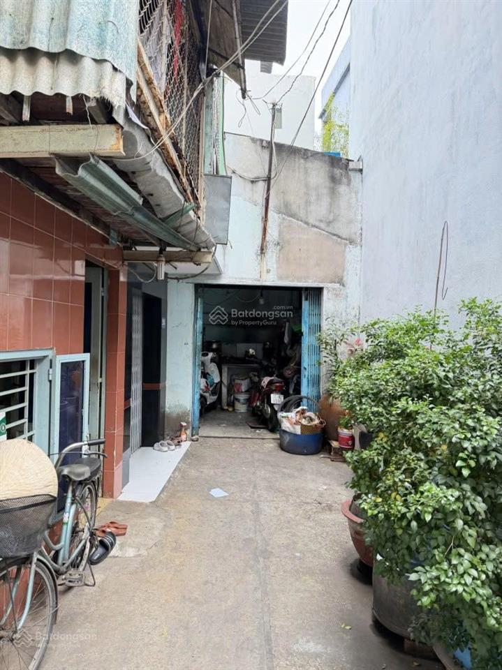 Nhà hẻm 3.5m lạc long quân nối dài  gần trường tiểu học hưng việt