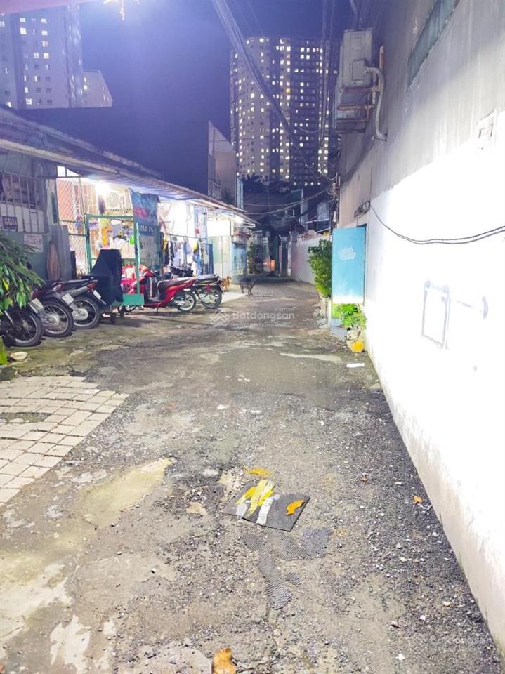 Nhỉnh 1 tỷ nhà đẹp 3 tầng 3 pn 2wc kế bên park mall q8