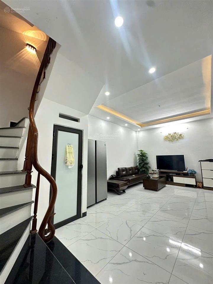 Bán nhà đường cổ điển a, tứ hiệp, thanh trì, 6 tầng còn mới, 38m2, 4pn, mt6.8m, giá 6.6 tỷ