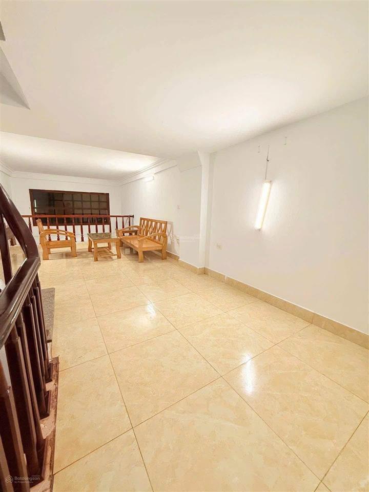 Bán nhà phố giáp nhị, giáp bát hoàng mai, ô tô gần, 5 tầng dân tự xây, 35m2, chủ sốt bán giá 6.6 tỷ