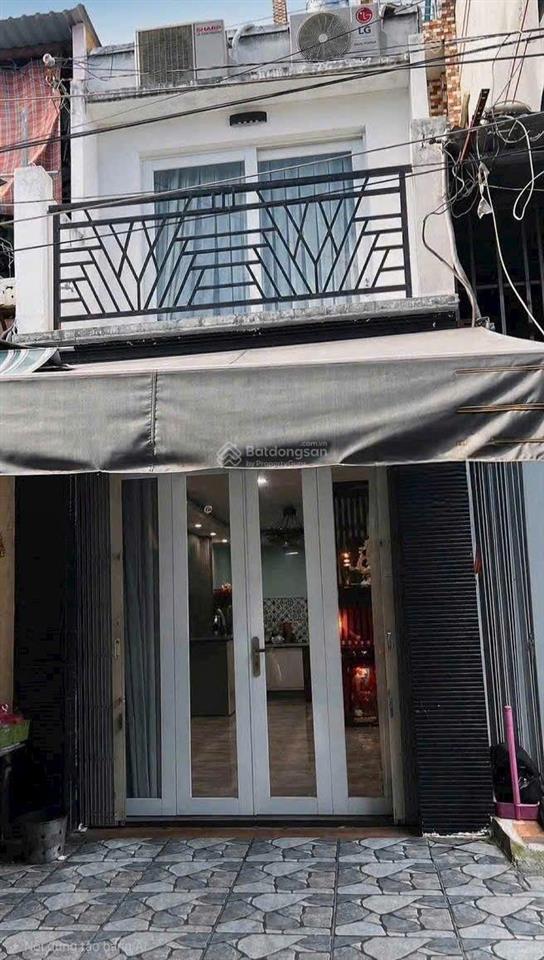 Cho thuê nhà đẹp ngay chợ nguyễn sơn  3x11m 2 tấm 2pn  tiện ở và kd, buôn bán, gần phú thọ hòa