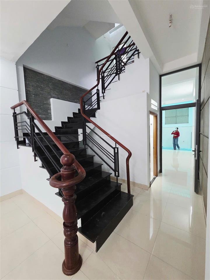 Cho thuê nhà mới 1/ lê thúc hoạch  4x17m 3 tấm 3pn  hẻm 8m thông, gần tân hương, phú thọ hòa