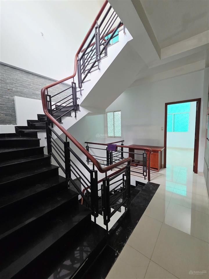 Cho thuê nhà mới 1/ lê thúc hoạch  4x17m 3 tấm 3pn  hẻm 8m thông, gần tân hương, phú thọ hòa