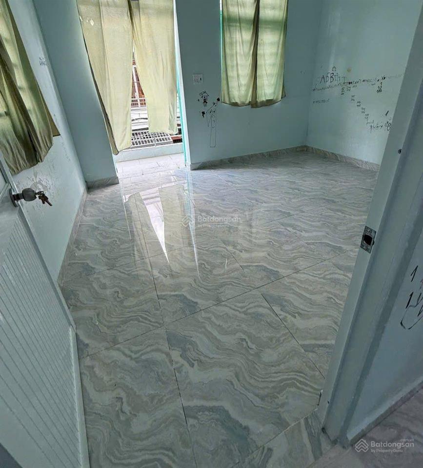 Cho thuê nhà 2 tấm 2pn lý thánh tông  hẻm xe tải 6m, gần tô hiệu, hòa bình, đầm sen. q.11