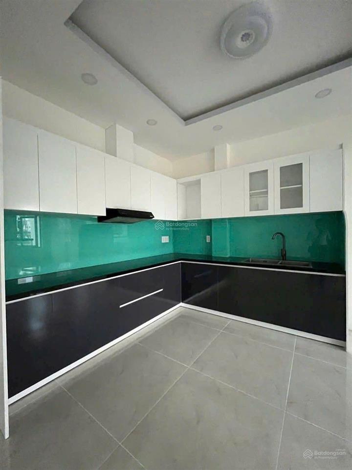 Cho thuê nhà mtkd lương thế vinh  6,5x13m, 3 tấm rộng rãi, dtsd 400m, gần lũy bán bích, hòa bình