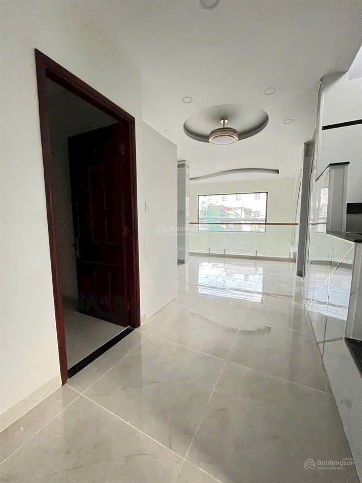 Cho thuê nhà mtkd lương thế vinh  6,5x13m, 3 tấm rộng rãi, dtsd 400m, gần lũy bán bích, hòa bình