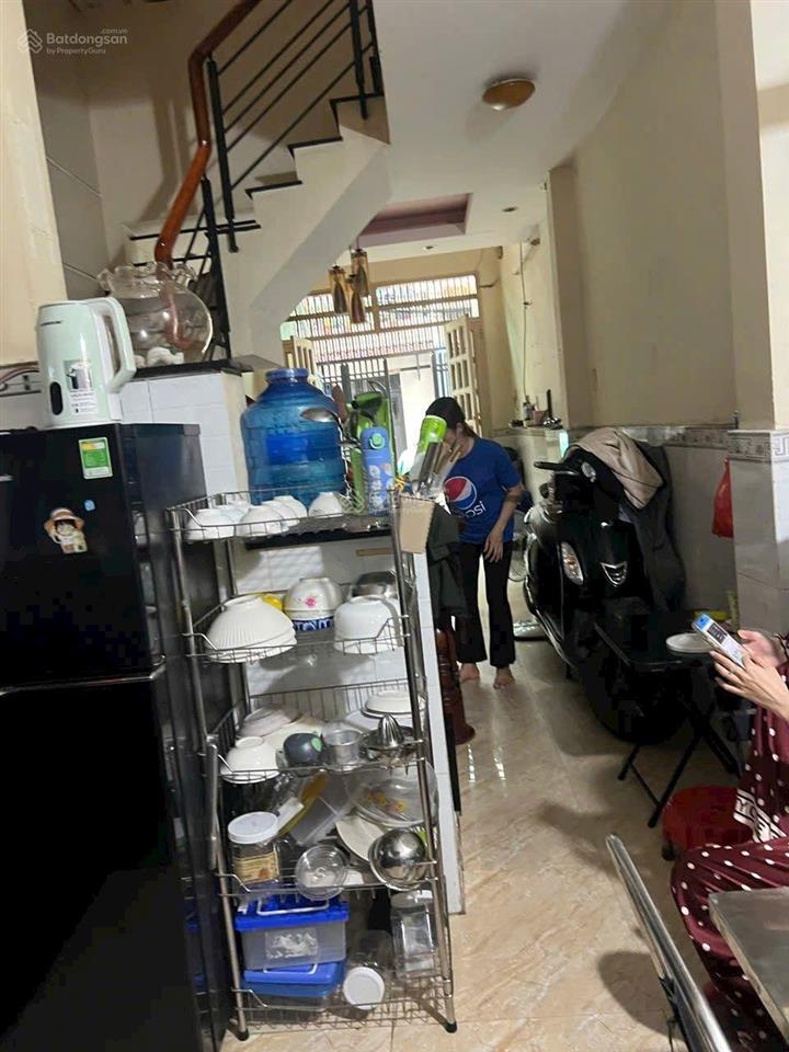 Cho thuê nhà 1/ lũy bán bích  4x11m, 2 tấm 2pn, hẻm 4m, gần thoại ngọc hầu, hòa bình, thạch lam