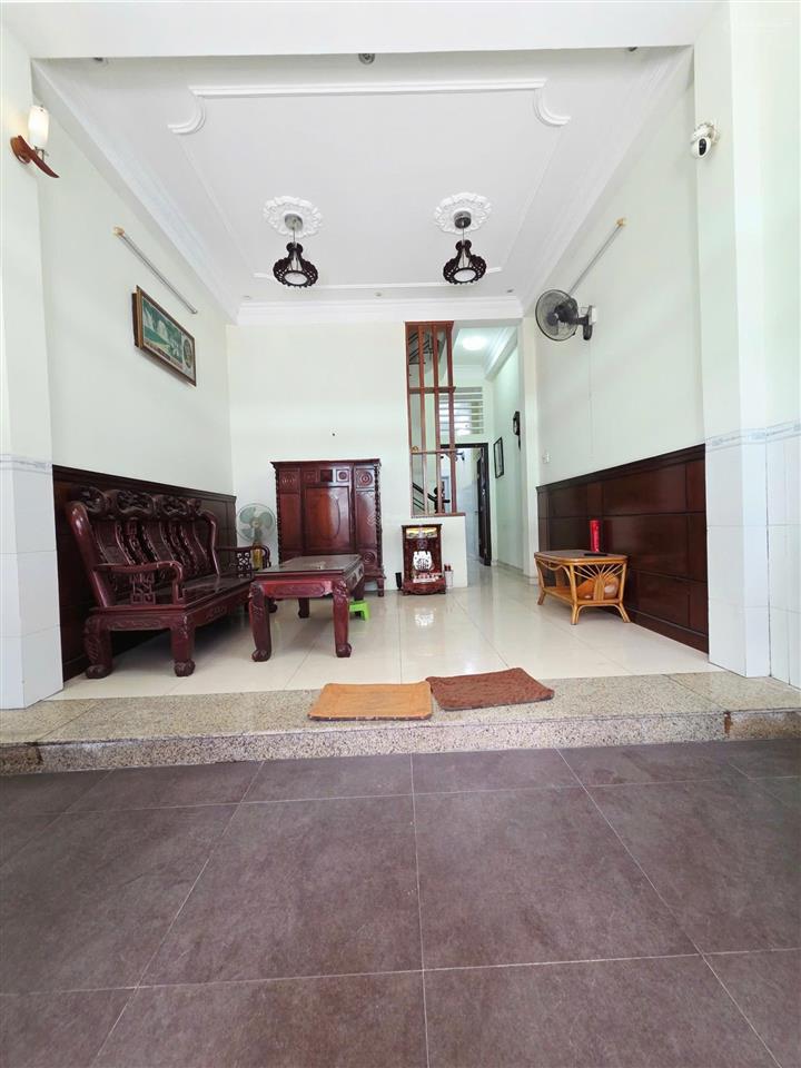 Cho thuê nhà full nội thất, hẻm 5m thạch lam  nhà đẹp 5pn, gần tô hiệu, thoại ngọc hầu