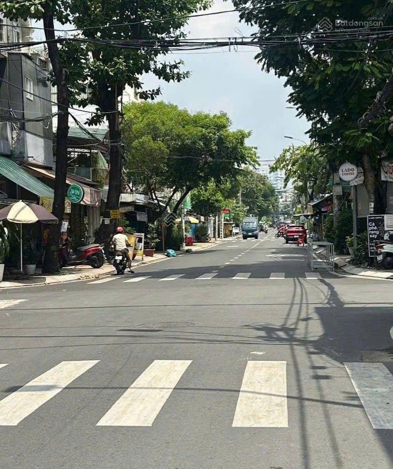 Cho thuê nhà khu độc lập  4x16m, 2 tấm trống suốt, gần lũy bán bích, vườn lài