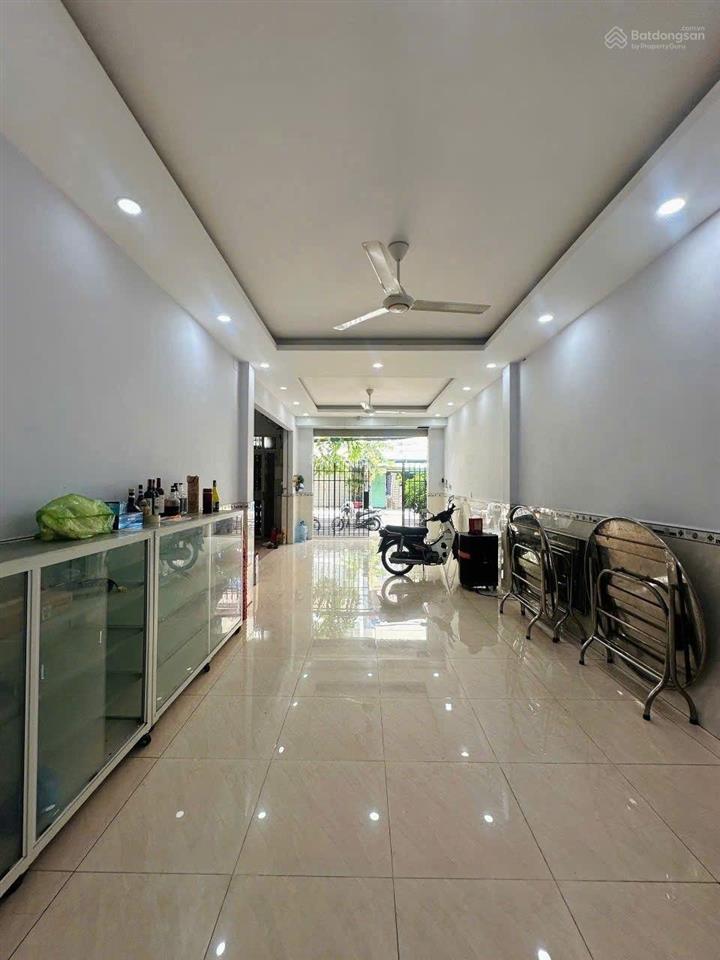 Cho thuê nhà khu độc lập  4x16m, 2 tấm trống suốt, gần lũy bán bích, vườn lài