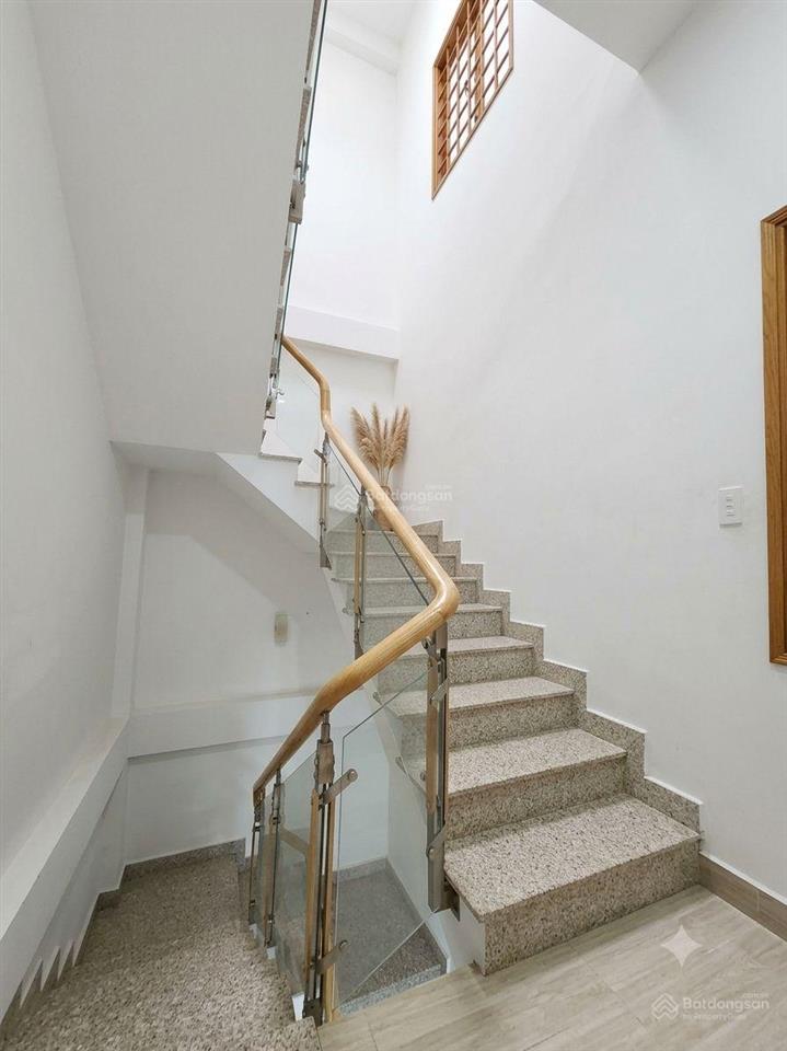Cho thuê nhà đẹp khu gò dầu  6,3x9m 4 tấm có nội thất, hẻm 8m thông
