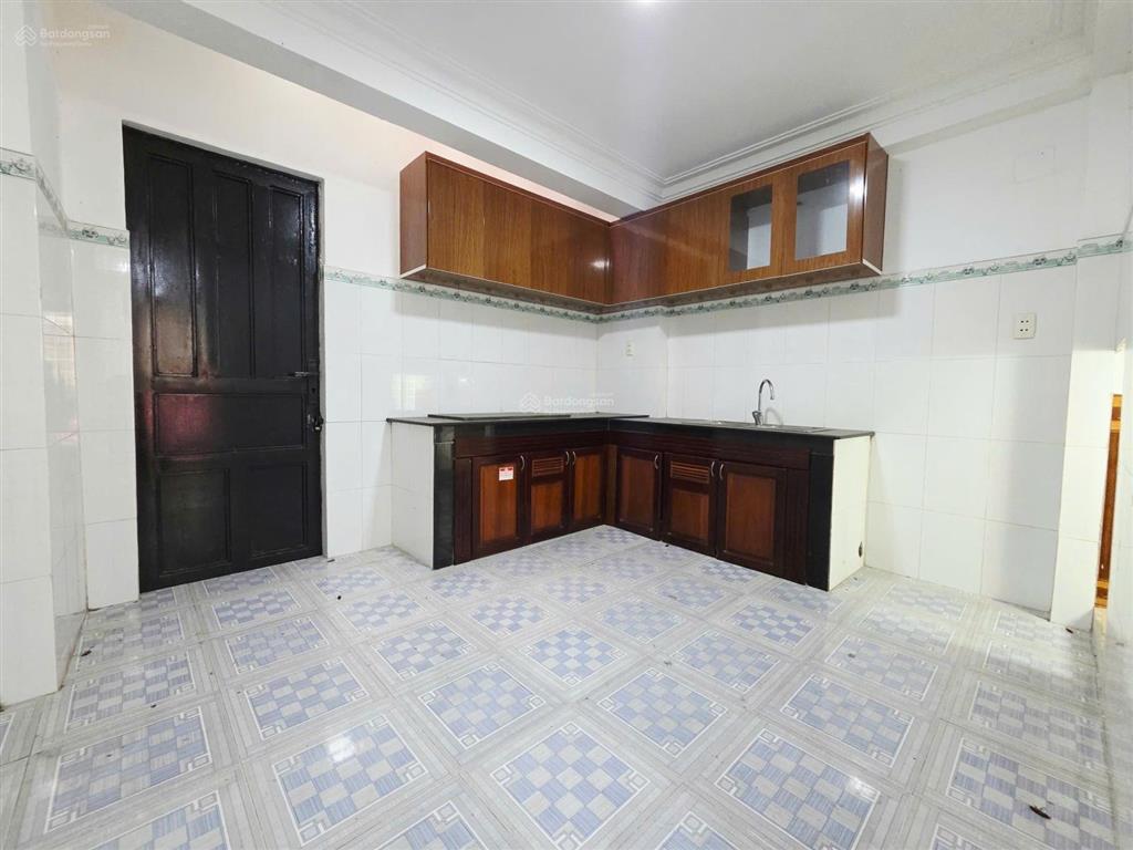 Cho thuê nhà ni sư huỳnh liên  4x13m, 4 tấm, 5pn, hẻm 4m an ninh, gần đồng đen, hồng lạc, bàu cát