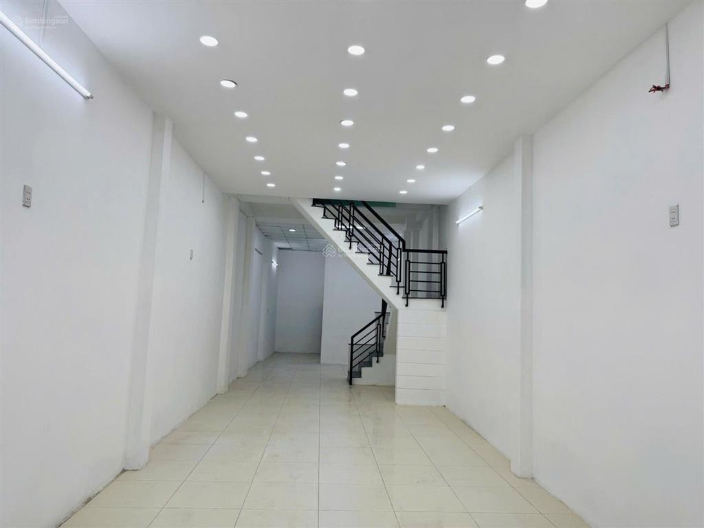 Cho thuê nhà mtkd lũy bán bích  4,2 x 20m 2 tấm  vị trí đẹp, sung, gần độc lập, âu cơ, q.tân bình